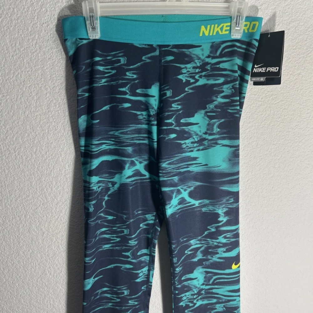NWT Nike Womens Sz Large Pro Tights Teal Blue Fluid Print Capri 618858-451